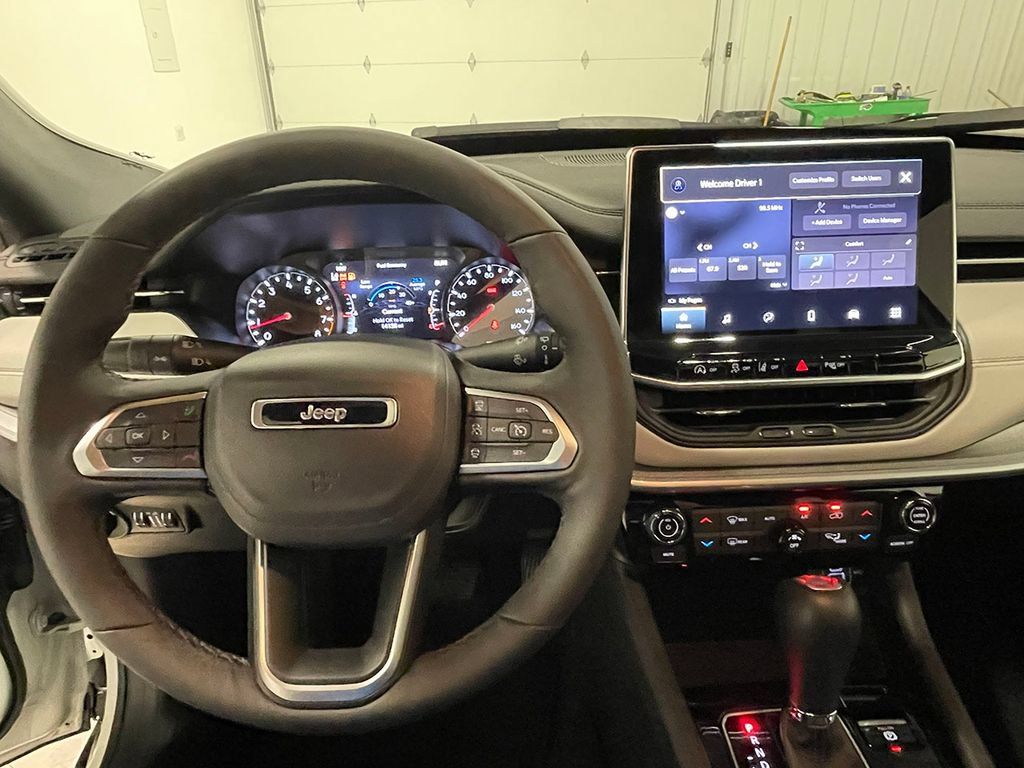 Used 2026 Jeep Compass Limited AWD/4WD image 34