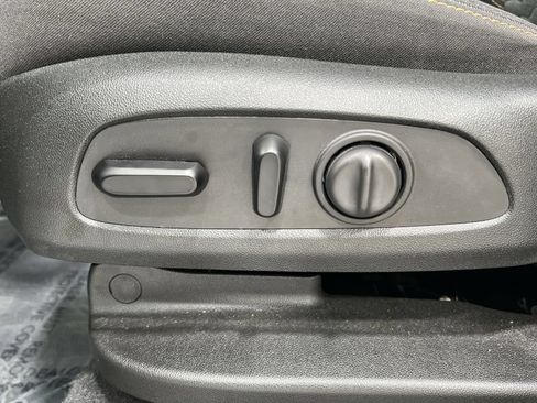 Used 2020 Chevrolet Equinox LT AWD/4WD image 12
