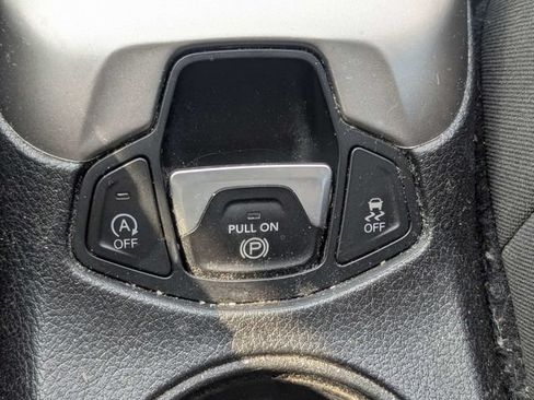 Used 2018 Jeep Compass Sport FWD image 23