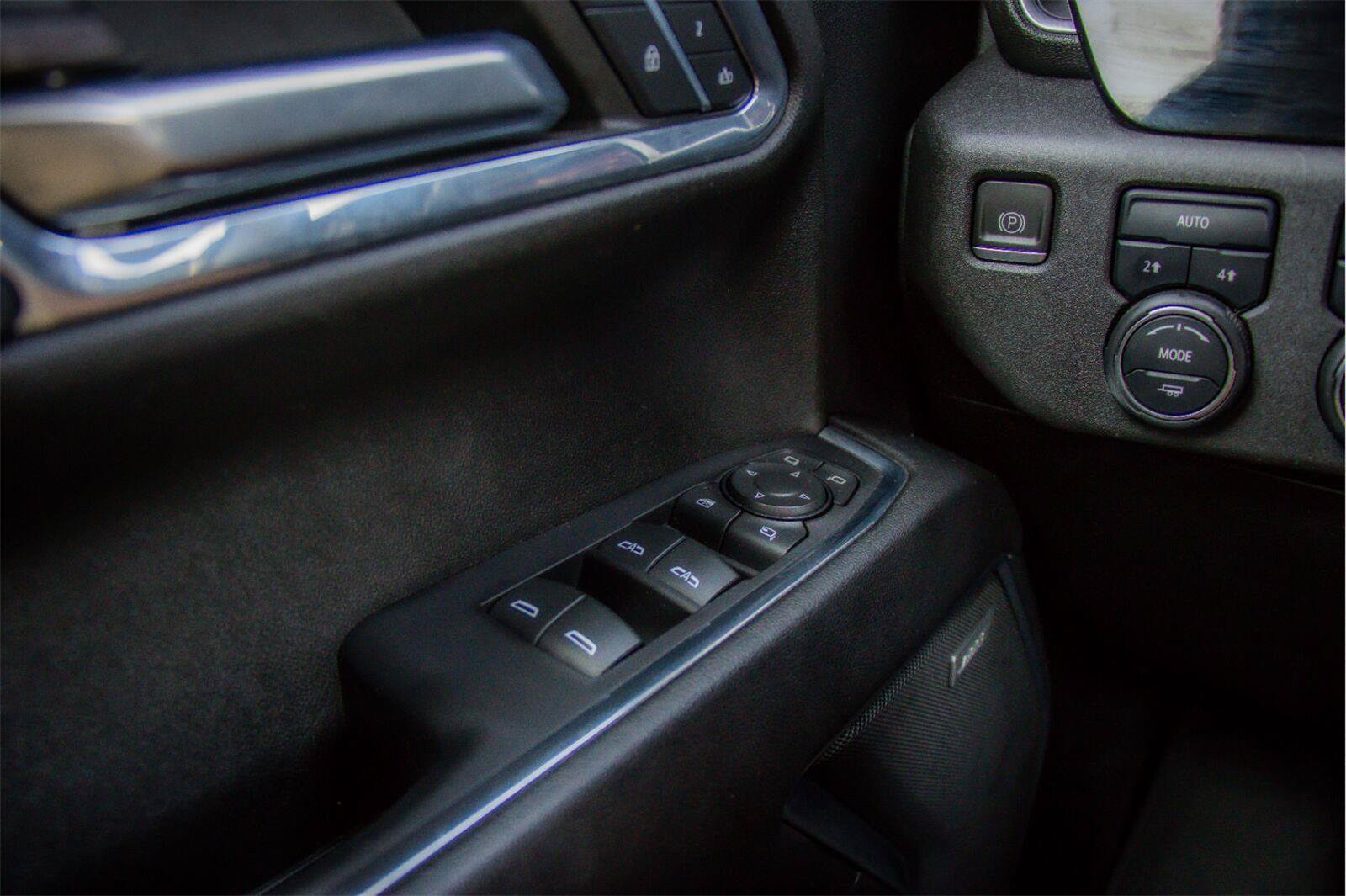 Used 2023 Chevrolet Silverado 1500 LTZ AWD/4WD image 11