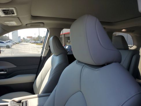 New 2026 Toyota Grand Highlander XLE AWD/4WD image 16
