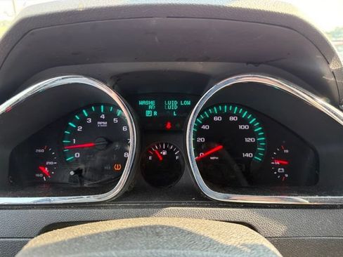 Used 2011 Chevrolet Traverse LT FWD image 13