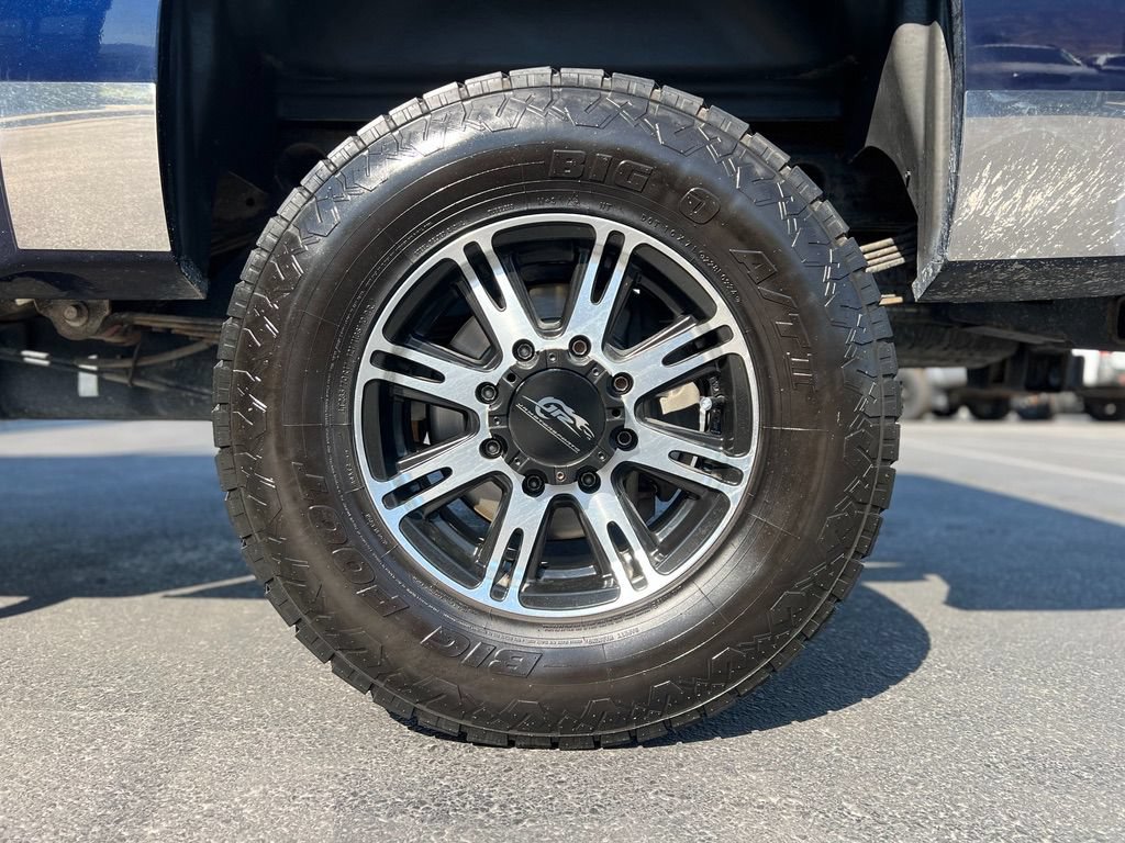 Used 2011 Chevrolet Silverado 2500 LT AWD/4WD image 29