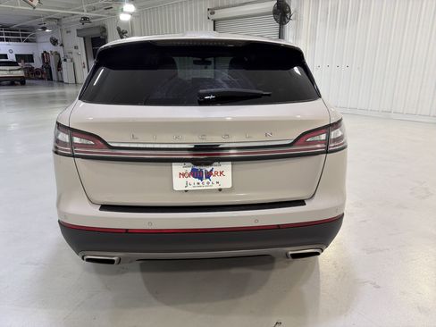 Used 2022 Lincoln Nautilus Reserve FWD image 3