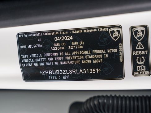 Used 2024 Lamborghini Urus S image 38