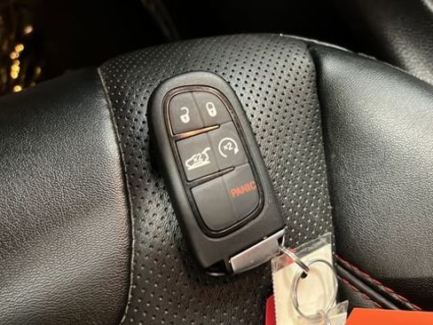 Used 2022 Jeep Cherokee Trailhawk w/ Sun, Sound & Nav Group AWD/4WD image 43