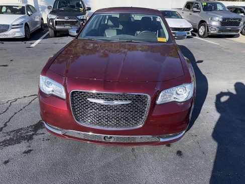 Used 2019 Chrysler 300 Limited w/ Safetytec Plus Group image 3