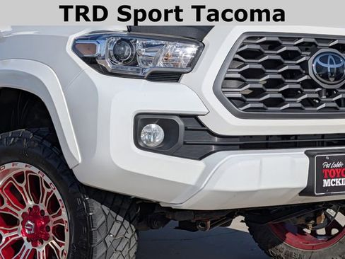 Used 2022 Toyota Tacoma TRD Sport image 3