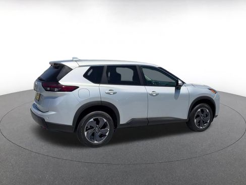 Used 2025 Nissan Rogue SV FWD image 15