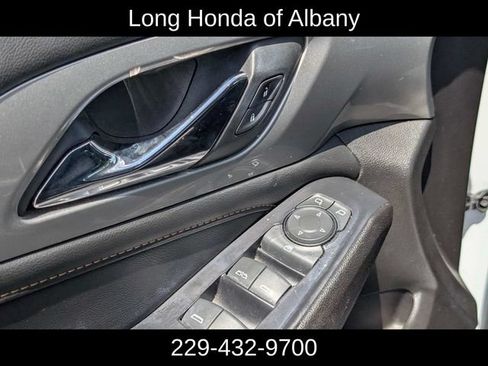 Used 2021 Chevrolet Traverse LT FWD image 15