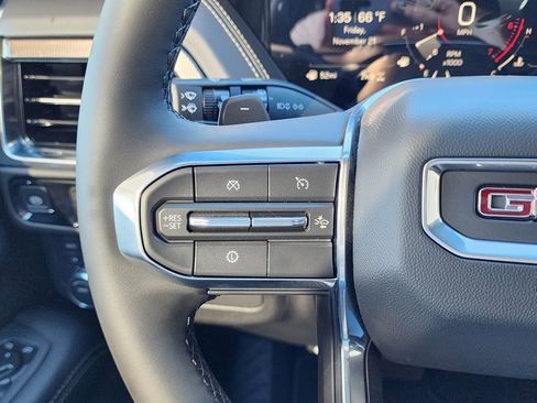 New 2026 GMC Yukon Elevation image 19