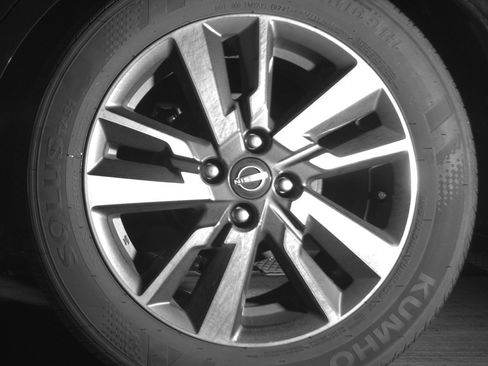 Used 2025 Nissan Versa SV image 14