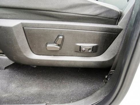 Used 2022 RAM 1500 Classic SLT image 12