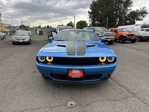 Used 2023 Dodge Challenger SXT w/ Blacktop Package image 8