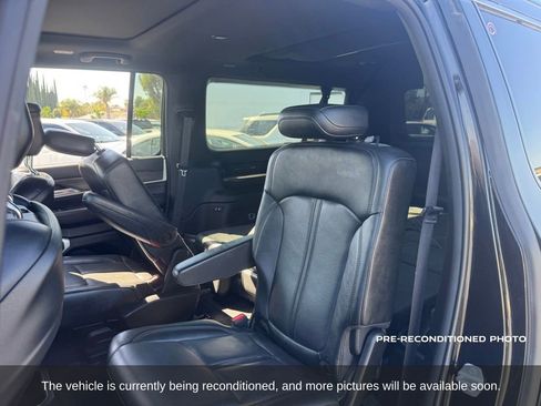 Used 2023 Jeep Wagoneer L Series II w/ Premium Group I AWD/4WD image 11