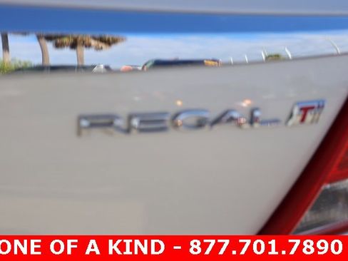 Used 2013 Buick Regal Premium image 7