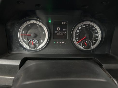 Used 2014 RAM 3500 Tradesman w/ Chrome Appearance Group image 16