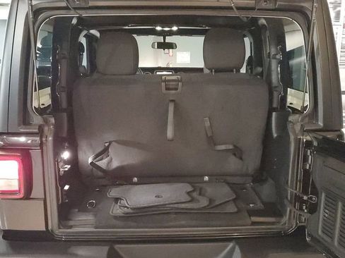 Used 2022 Jeep Wrangler Sport S image 9