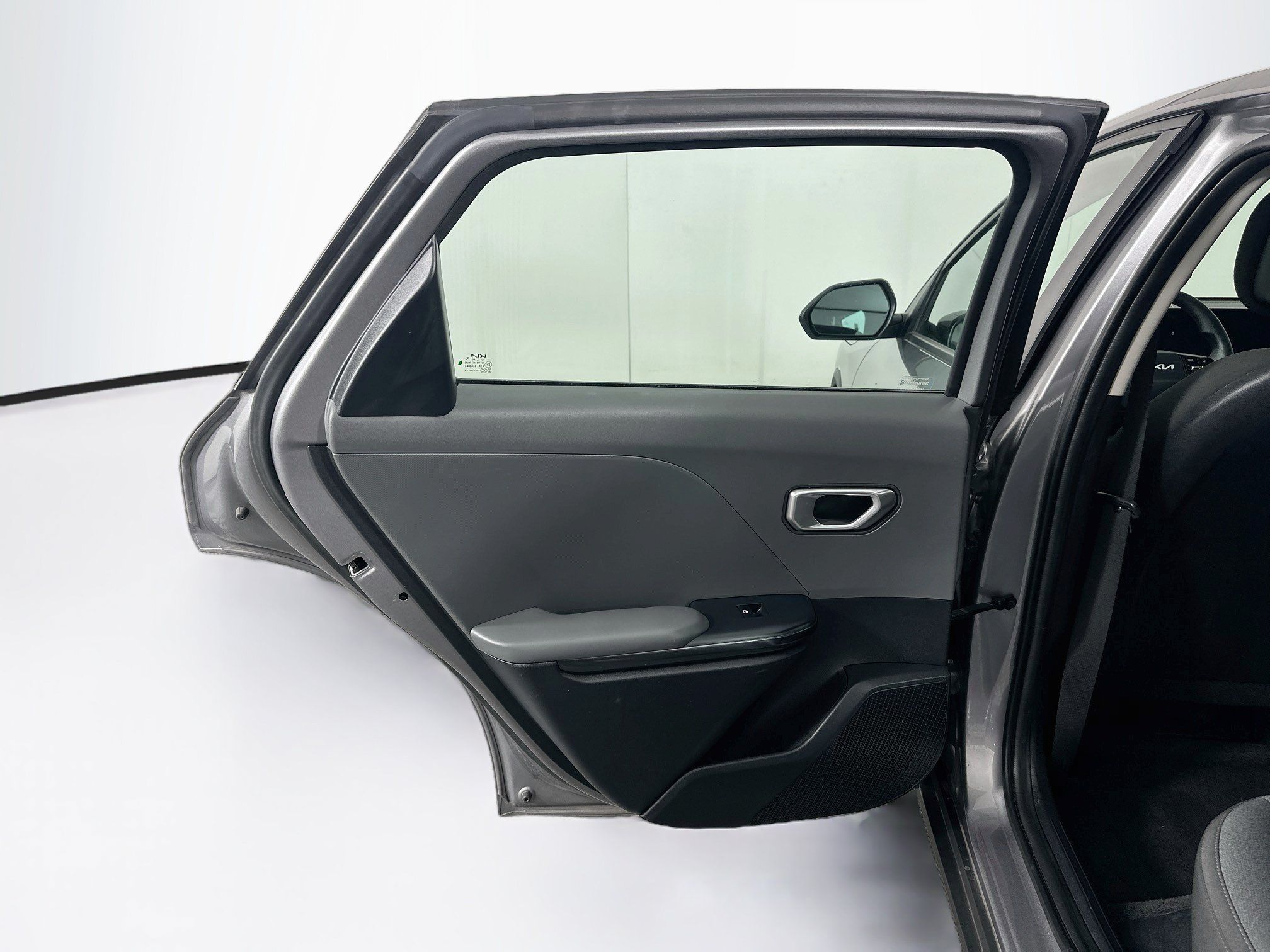 Used 2025 Kia K4 FWD image 25