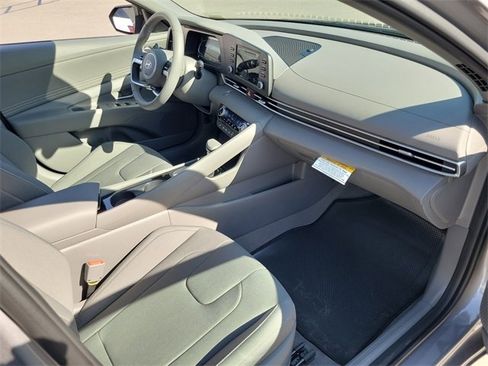New 2026 Hyundai Elantra SEL Sport Premium image 17