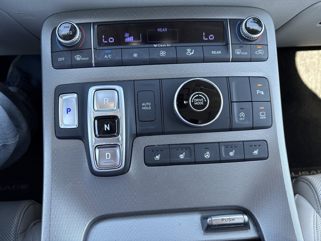 Used 2022 Hyundai Palisade Limited FWD image 26