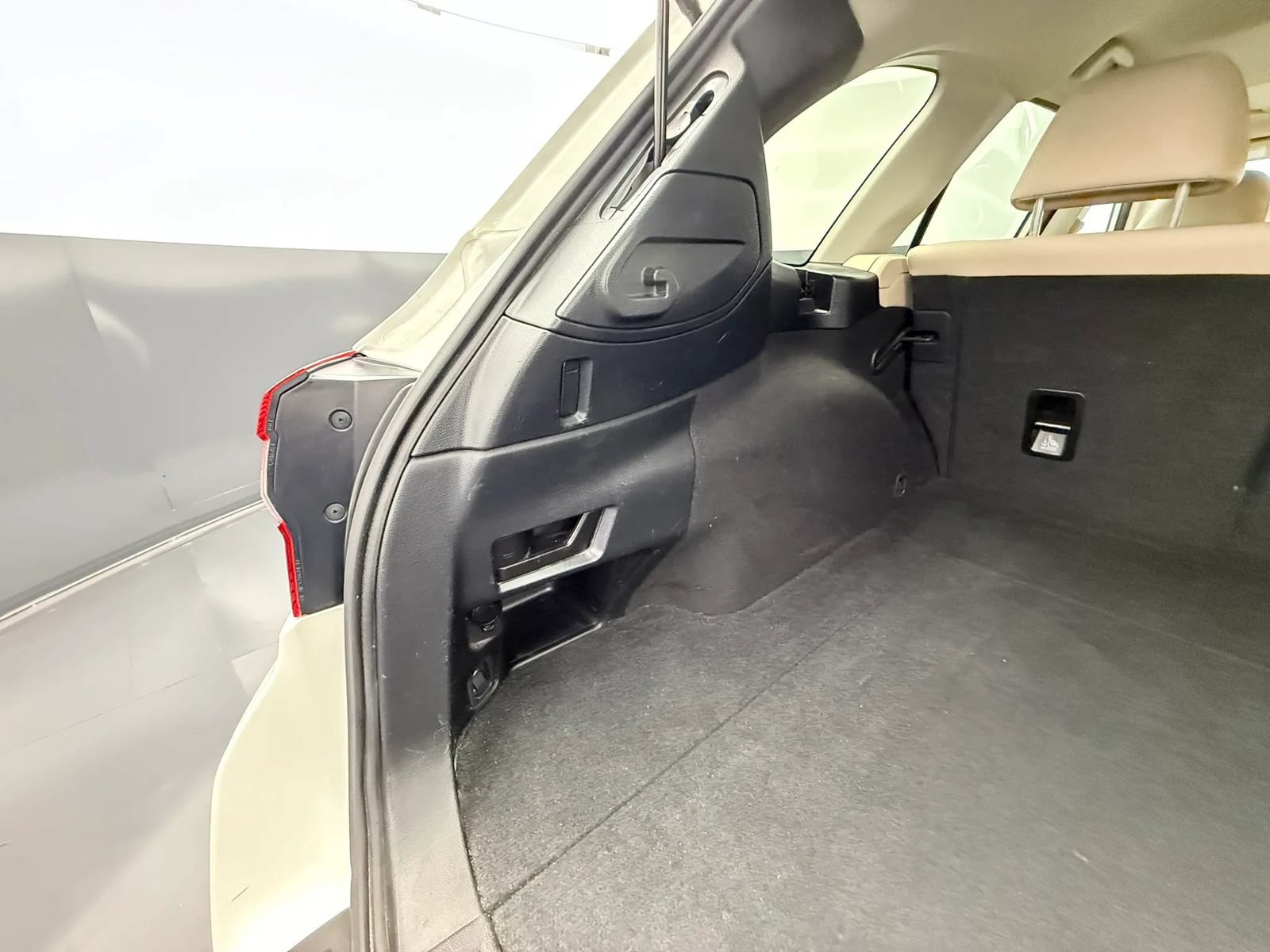 Used 2018 Subaru Outback 3.6R Limited AWD/4WD image 22