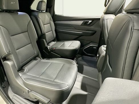 New 2026 Buick Enclave Sport Touring w/ Power Package FWD image 32
