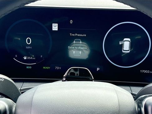 Certified 2024 Hyundai Santa Fe Limited image 12