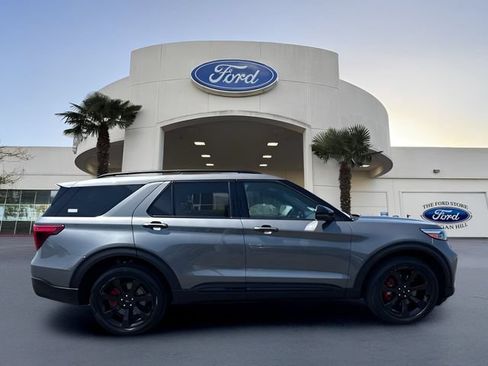 Certified 2023 Ford Explorer ST w/ Equipment Group 401A AWD/4WD image 5