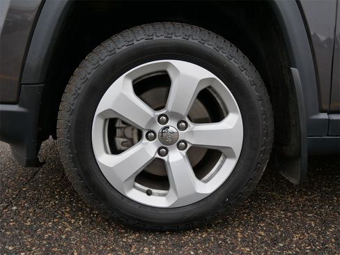 Used 2018 Jeep Compass Latitude w/ Cold Weather Group image 7