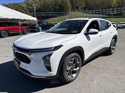 New 2026 Chevrolet Trax LT w/ Sunroof Package image 10