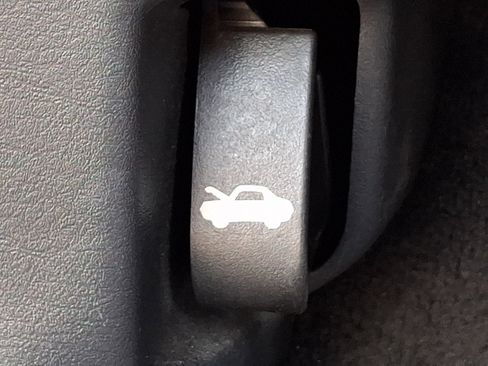 Used 2004 Chrysler Sebring LX FWD image 24