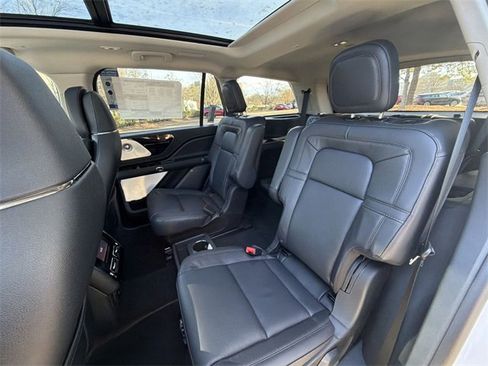New 2026 Lincoln Aviator Reserve image 23