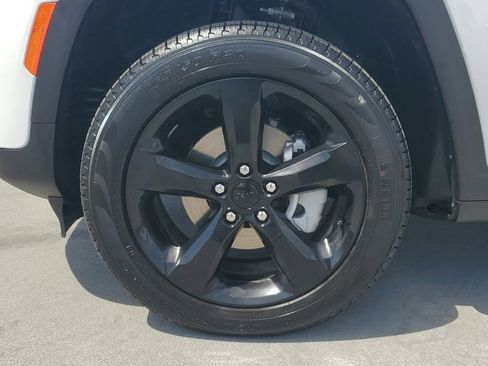 New 2025 Jeep Grand Cherokee Limited w/ Black Appearance Package image 6