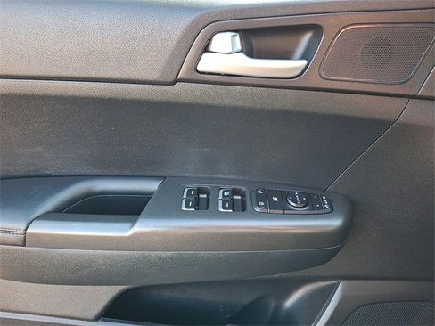 Certified 2022 Kia Sportage LX w/ LX AWD Value Edition Package image 11