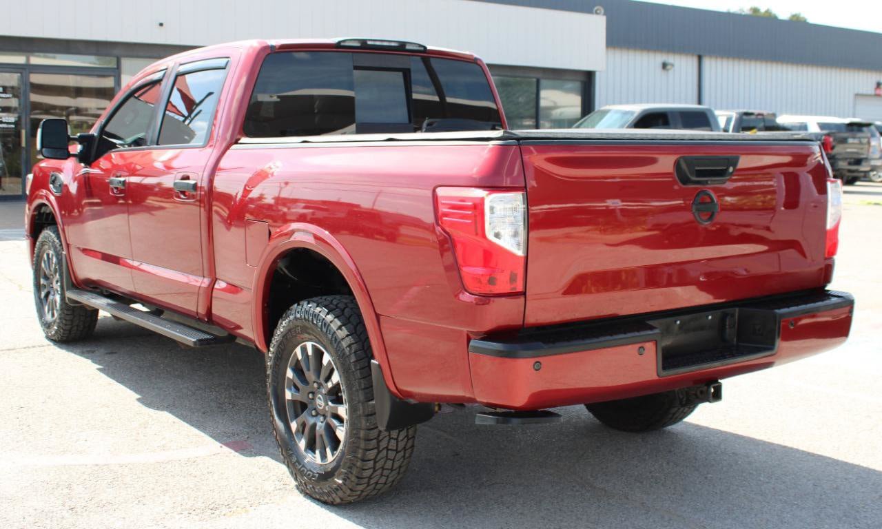 Used 2019 Nissan Titan PRO-4X w/ Pro-4x Convenience Package AWD/4WD image 4