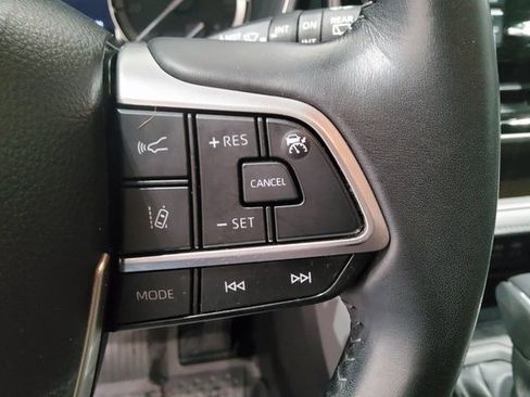 Used 2022 Toyota Highlander XLE image 30