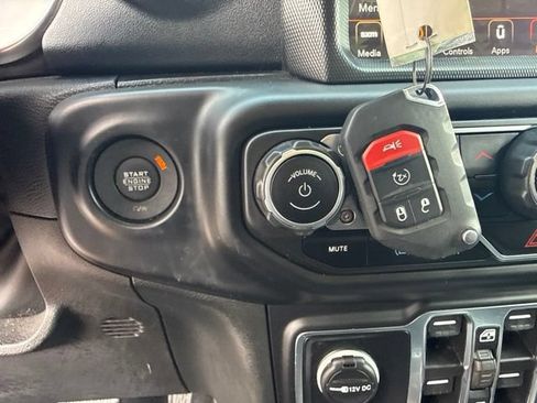 Used 2023 Jeep Wrangler Unlimited Sahara w/ Cold Weather Group AWD/4WD image 38