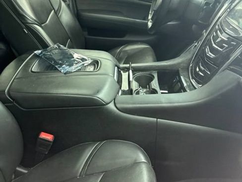 Used 2018 Cadillac Escalade Platinum AWD/4WD image 11
