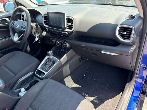 Used 2023 Hyundai Venue SE FWD image 13