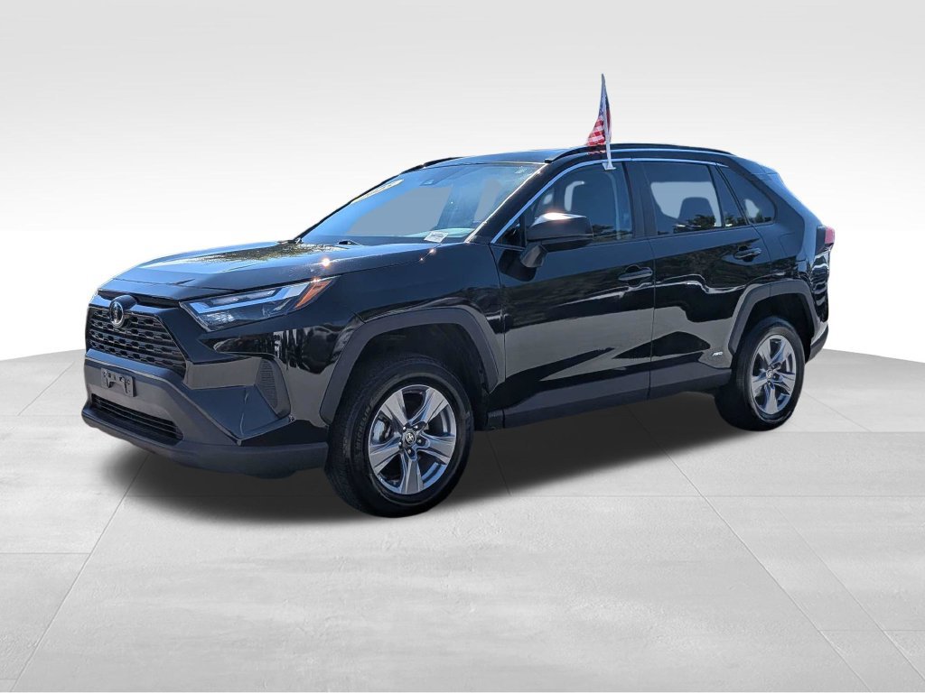 Used 2025 Toyota RAV4 LE AWD/4WD image 7
