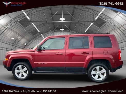 Used 2016 Jeep Patriot Latitude image 2