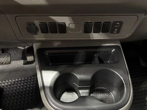 Used 2018 Nissan NV 2500 S RWD image 98