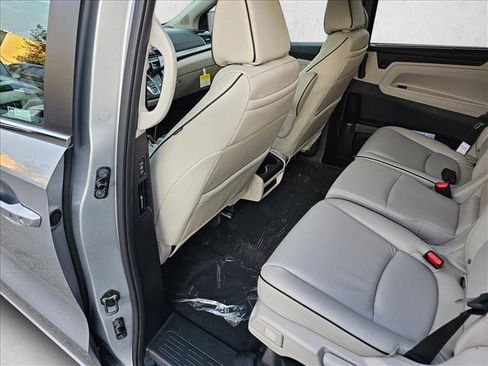 New 2026 Honda Odyssey Touring image 9