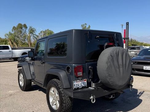 Used 2007 Jeep Wrangler Rubicon w/ Dual Top Group AWD/4WD image 2