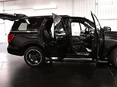 Used 2024 Ford Expedition Limited AWD/4WD image 35