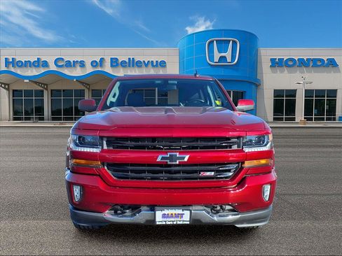 Used 2018 Chevrolet Silverado 1500 LT w/ All Star Edition image 8