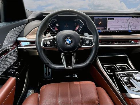 Used 2023 BMW 740i w/ Parking Assistance Package RWD image 8