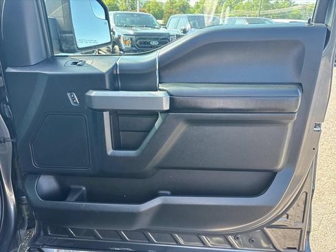 Used 2018 Ford F150 XLT w/ Equipment Group 302A Luxury AWD/4WD image 14