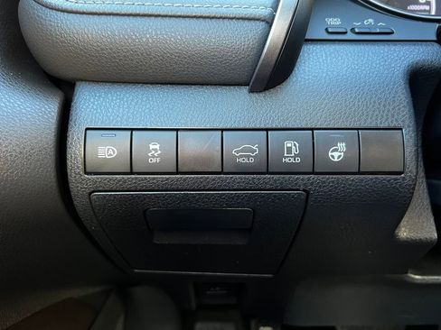 Used 2024 Toyota Camry SE w/ Cold Weather Package image 18